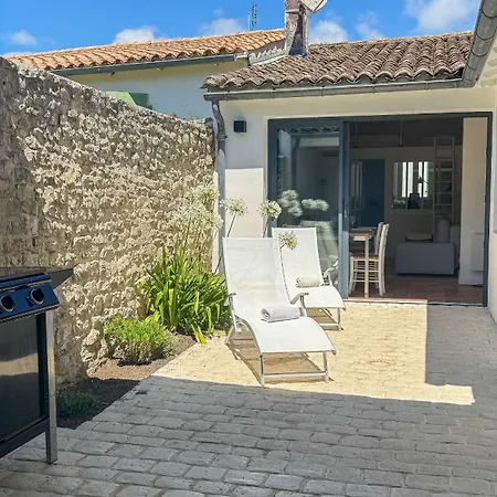 Villa Dans Le Centre Village De Marie De Re, Charmante Location Entierement Renovee *