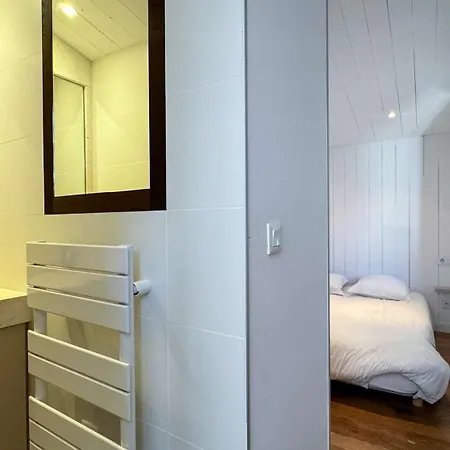 Dans Le Centre Village De Marie De Re, Charmante Location Entierement Renovee Villa Sainte-Marie-de-Ré