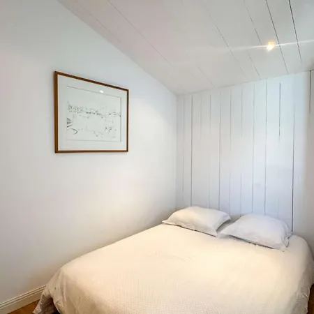 فيلة Dans Le Centre Village De Marie De Re, Charmante Location Entierement Renovee *